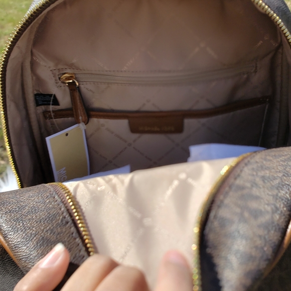 Michael kors large backpack - Picture 5 of 8